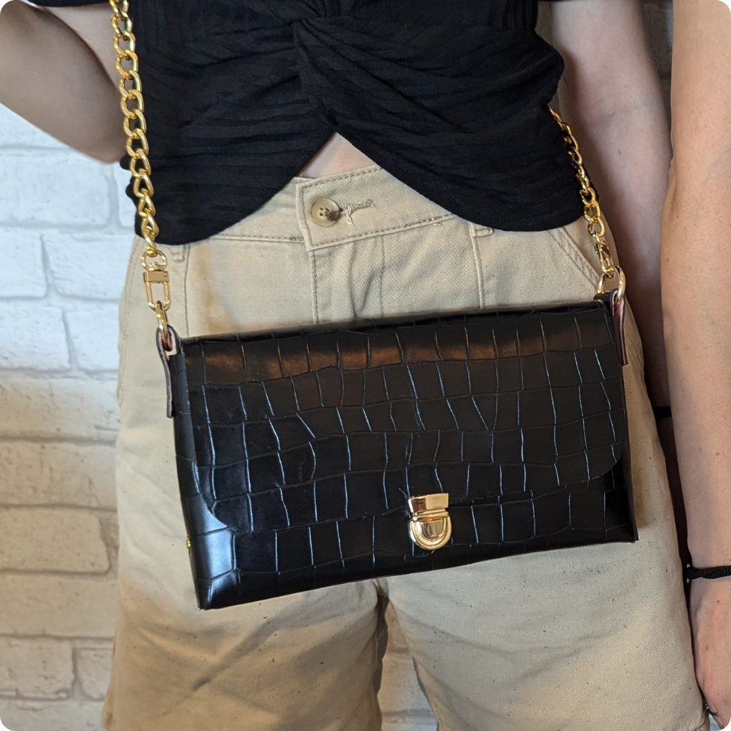 תיק סדנה שחור דגם 1